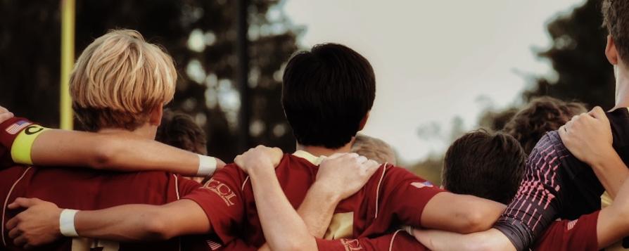Une équipe de jeunes sportifs (c) leah hetteberg