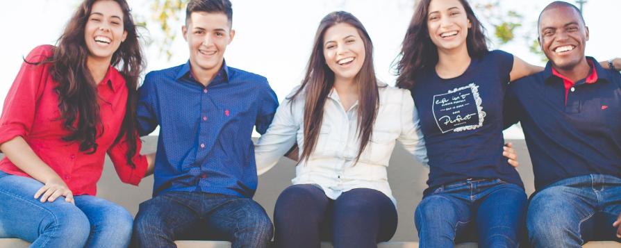 Groupe de personnes (c) Naassom Azevedo