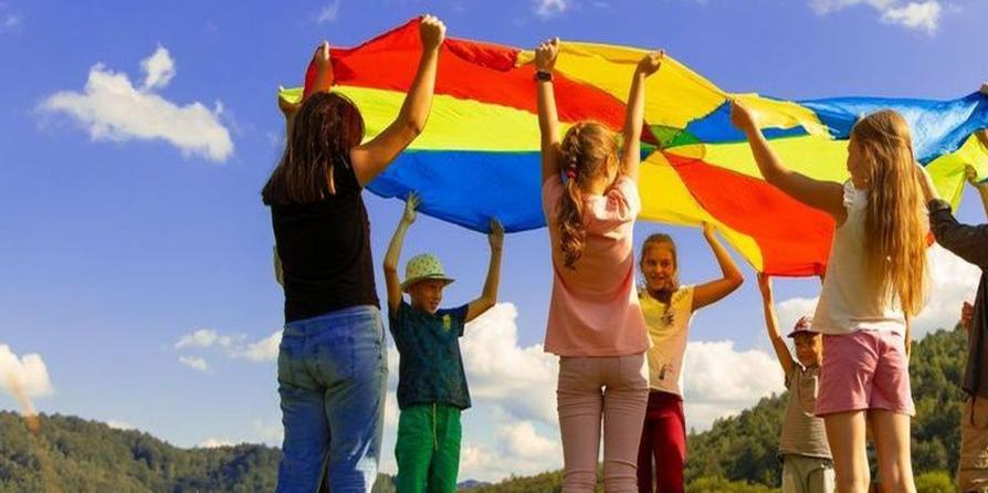 Groupe d'enfants (c) Tous droits réservés