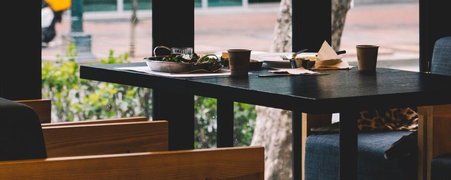 Vue d'une table dans un restaurant