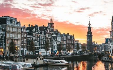 Canal d'Amsterdam (c) max-van-den-oetelaar