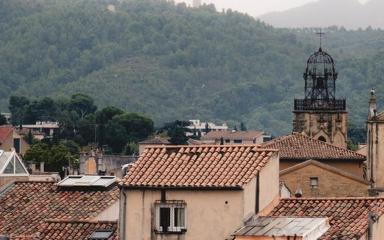 Vue des toits d'Aix-en-Provence (c) Clément Dellandrea
